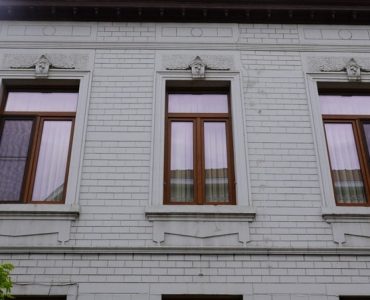 Realisatie houten ramen en deuren in eik uitvoering te Vilvoorde